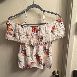 No Boundaries Floral Lace Trim Blouse Small